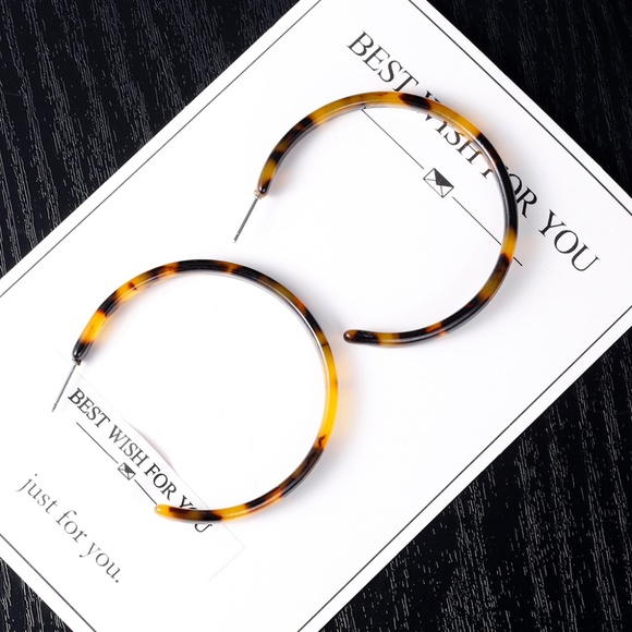 Jewelry - 3/$30🖤 Tortoise Acrylic Hoop Earrings